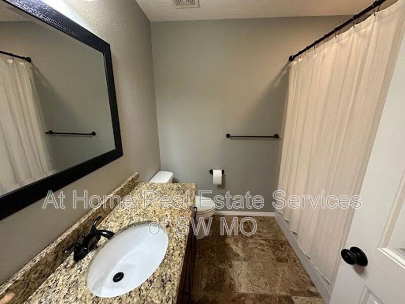 3204 E Bradford St - Photo 6 of 10