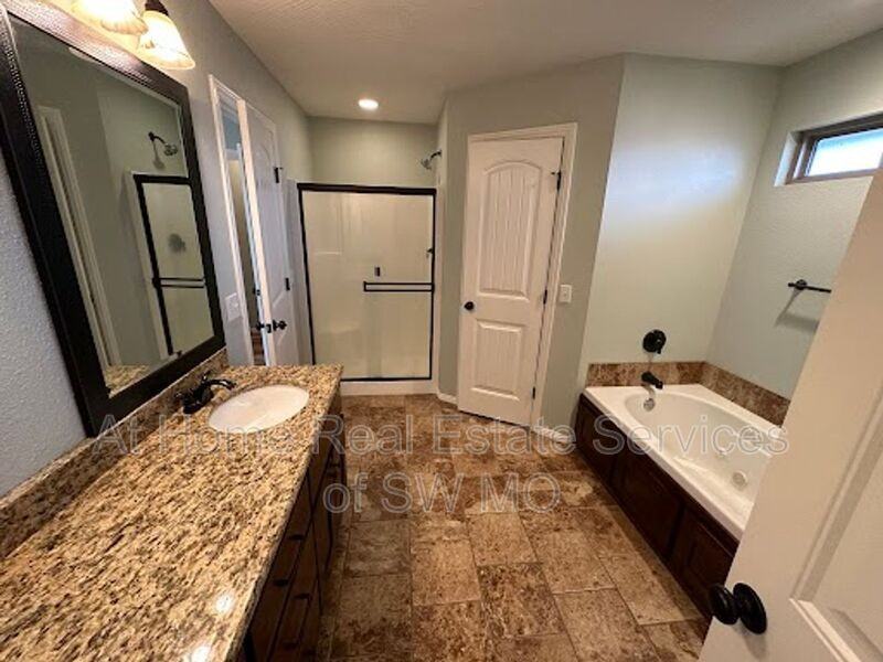 3204 E Bradford St - Photo 7 of 10
