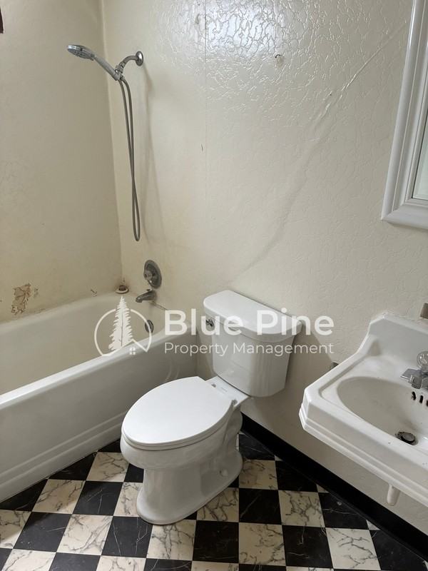 1247 S Emerson Ave #9 - Photo 4 of 9