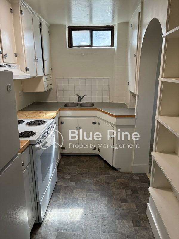 1247 S Emerson Ave #9 - Photo 5 of 9