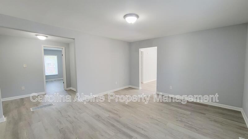 215 Foy Ave - Photo 6 of 19