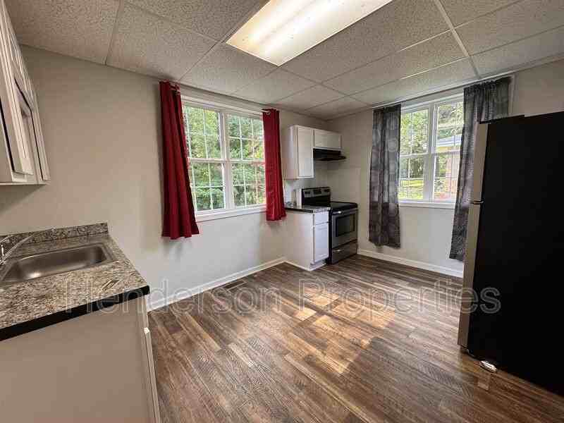 1022 5th St - Photo 6 of 13