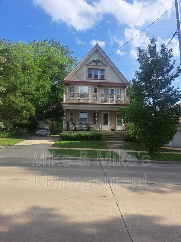 5613 W Lloyd St - Photo 2 of 3