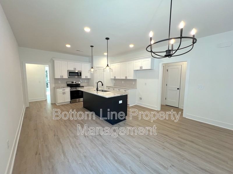 427 Mint St - Photo 5 of 18