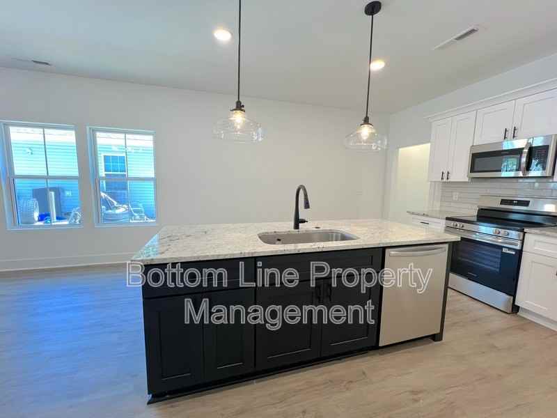427 Mint St - Photo 7 of 18