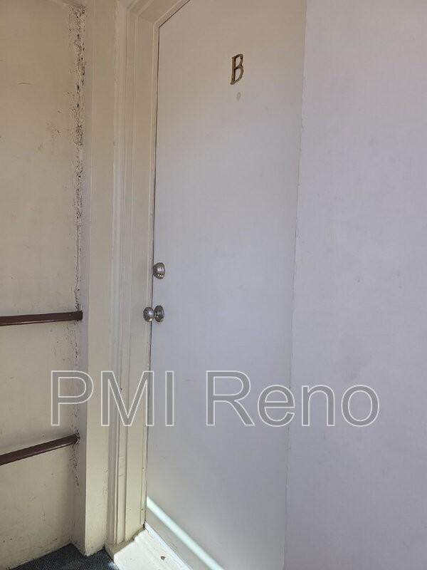 422 1/2 Saint Lawrence Ave #B - Photo 3 of 16
