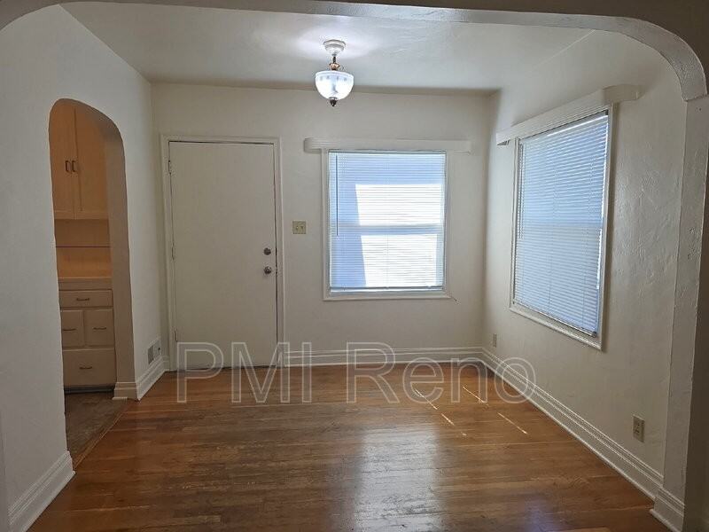 422 1/2 Saint Lawrence Ave #B - Photo 6 of 16