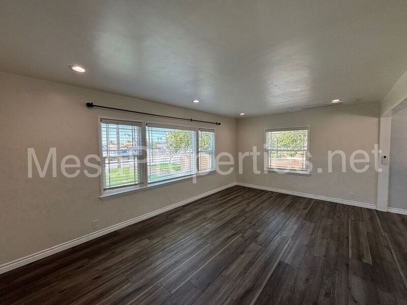 6056 Walnut Ave - Photo 4 of 17