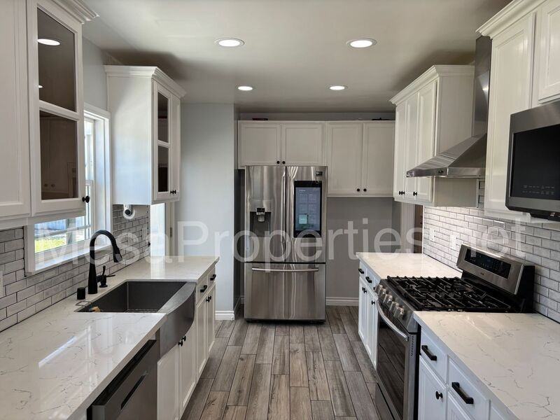 6056 Walnut Ave - Photo 5 of 17