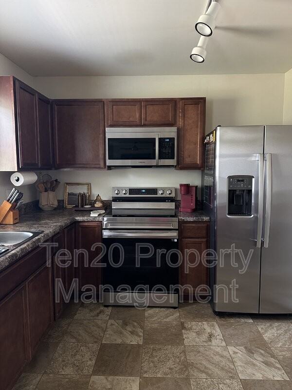 753 Compass Trl - Photo 2 of 7