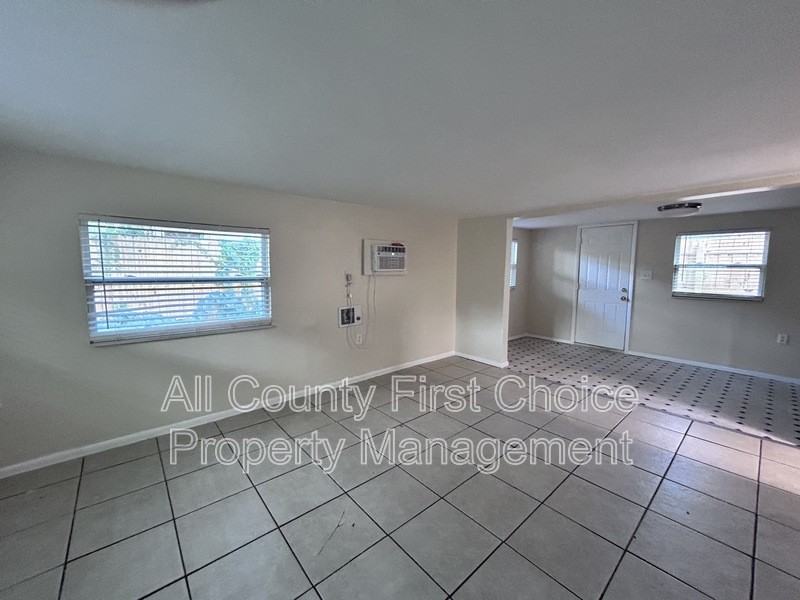 613 1st Ave Ne #B - Photo 5 of 16