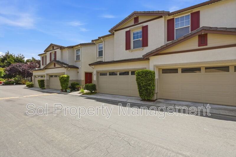 58 Del Rio Ct - Photo 2 of 28