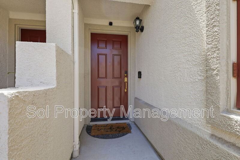 58 Del Rio Ct - Photo 3 of 28