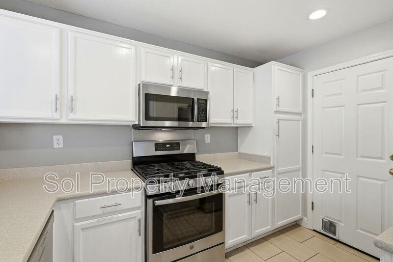 58 Del Rio Ct - Photo 7 of 28