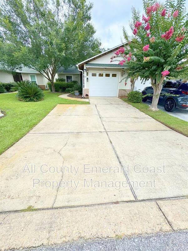 204 Via Largo - Photo 3 of 50