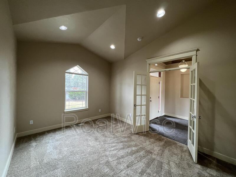 835 Nutcracker Dr - Photo 4 of 42