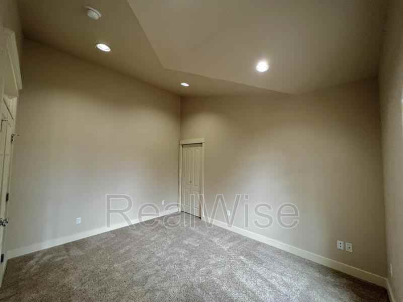835 Nutcracker Dr - Photo 6 of 42
