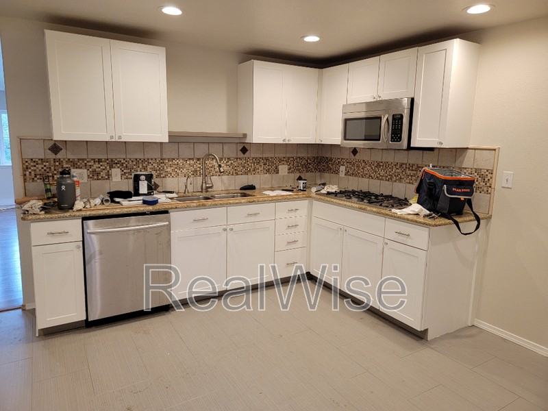 344 W Selmar Ct - Photo 4 of 27