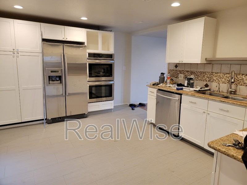 344 W Selmar Ct - Photo 5 of 27