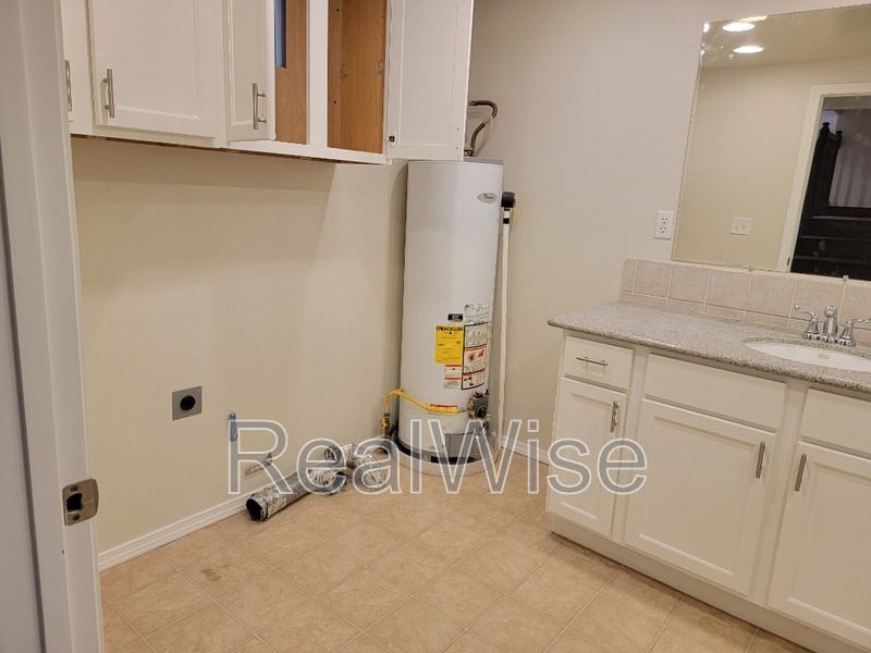 344 W Selmar Ct - Photo 7 of 27