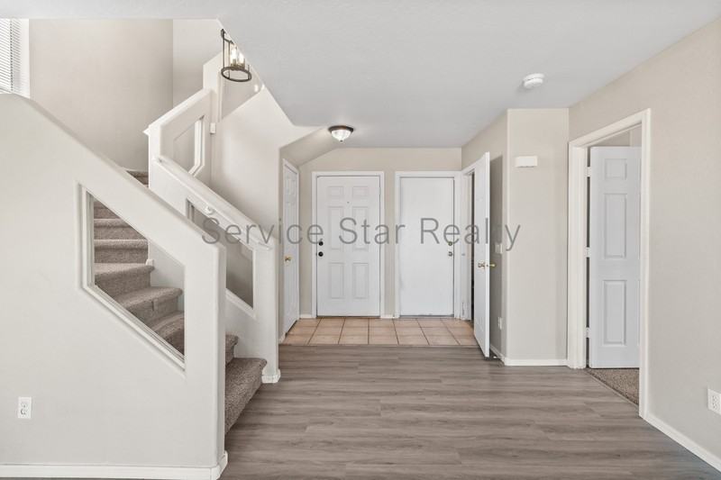 12106 N 130th Dr - Photo 3 of 30