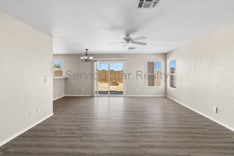 12106 N 130th Dr - Photo 4 of 30
