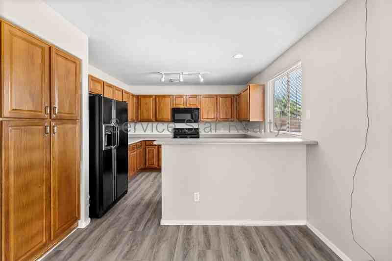 12106 N 130th Dr - Photo 7 of 30