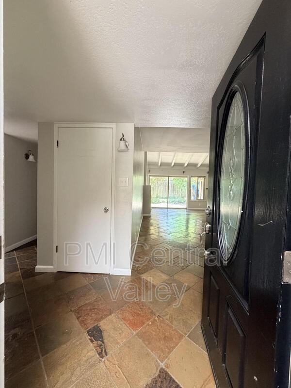 3440 W Benjamin Holt Dr - Photo 4 of 26