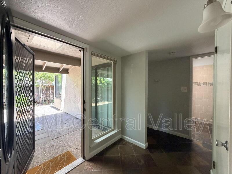 3440 W Benjamin Holt Dr - Photo 5 of 26