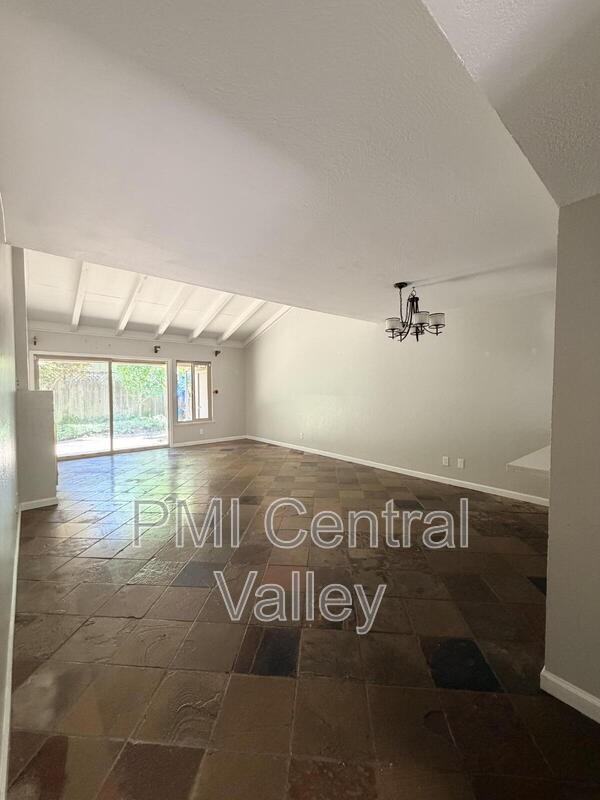 3440 W Benjamin Holt Dr - Photo 6 of 26