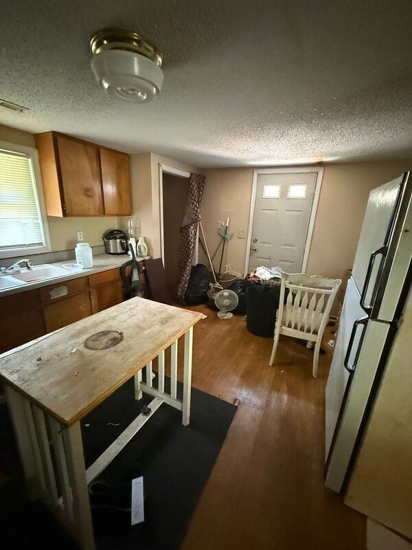 1214 - Photo 3 of 4
