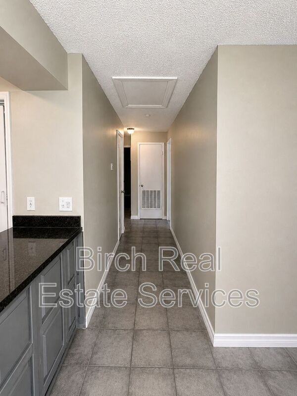 1017 Amble Ln - Photo 5 of 18