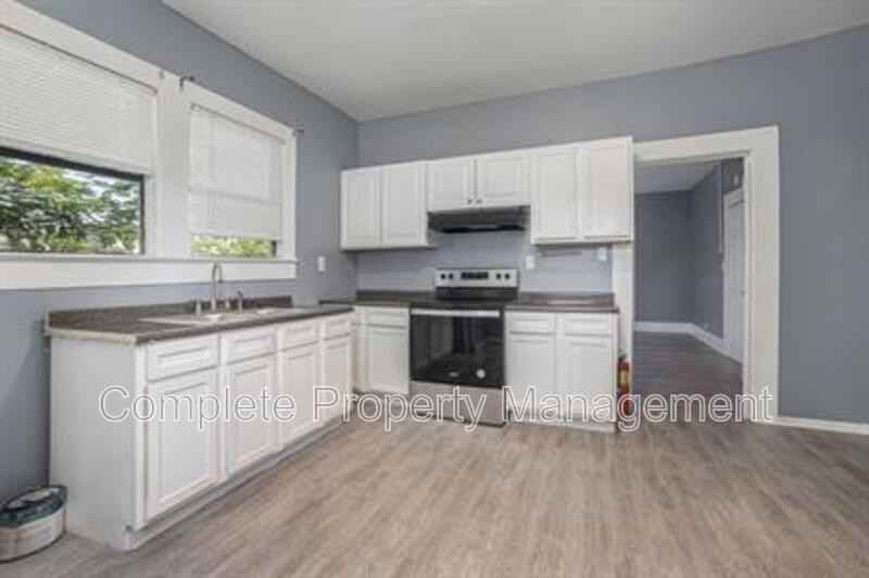 604 5th Way - Photo 4 of 20