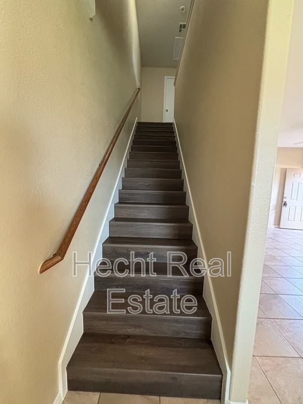 318 Main St - Photo 6 of 16