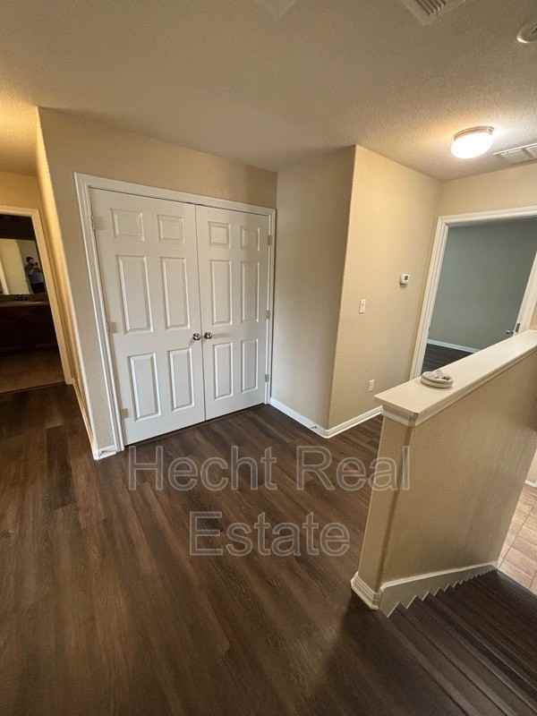318 Main St - Photo 7 of 16