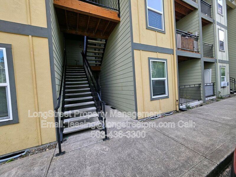 300 Se 148th Ave #18 - Photo 2 of 20