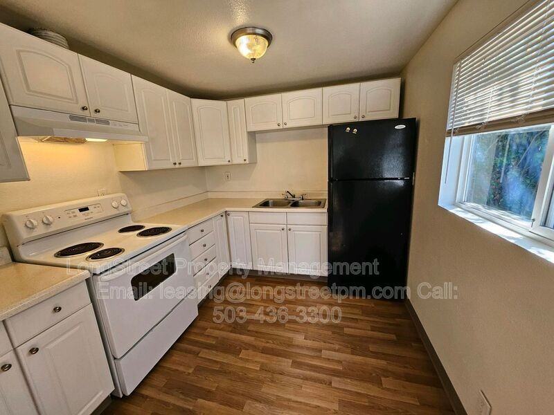4553 Ne 105th Ave #2 - Photo 3 of 19