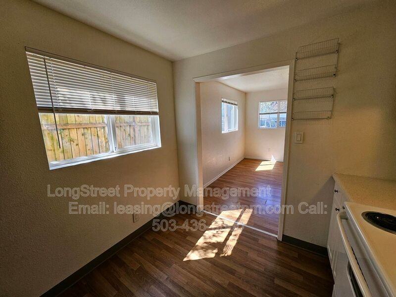 4553 Ne 105th Ave #2 - Photo 5 of 19