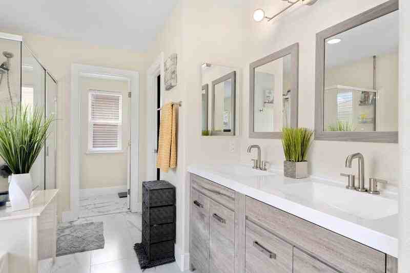 660 Greg Thatch Cir #10 - Photo 3 of 4