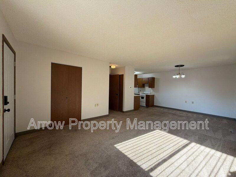 11141 N(Waverly) #32 - Photo 3 of 8