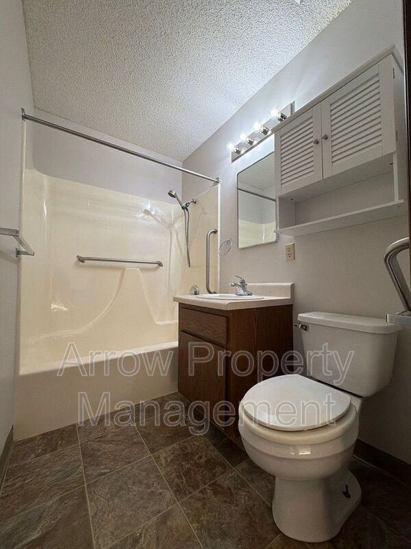 11141 N(Waverly) #32 - Photo 5 of 8