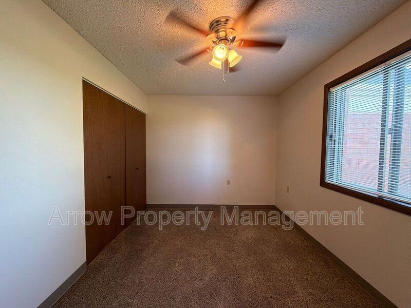 11141 N(Waverly) #32 - Photo 6 of 8