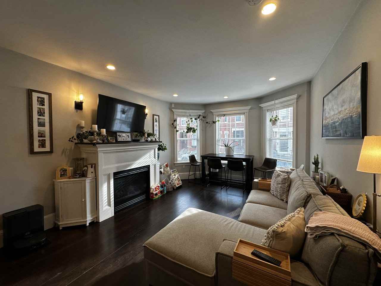 682 E 8th St #1 - Photo 2 of 23