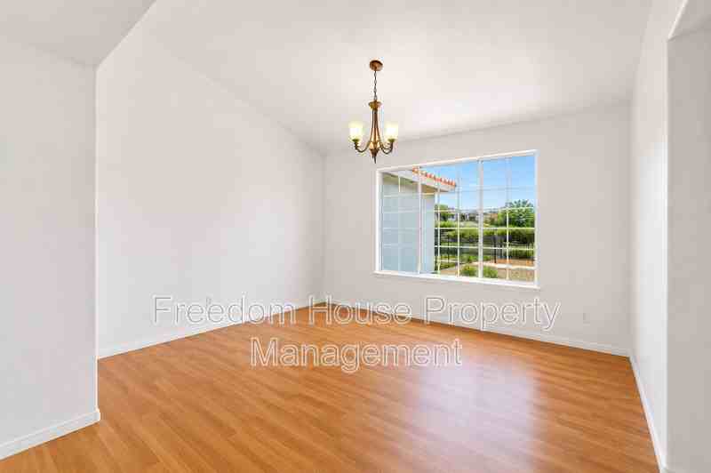 2250 S Ambush St - Photo 7 of 47