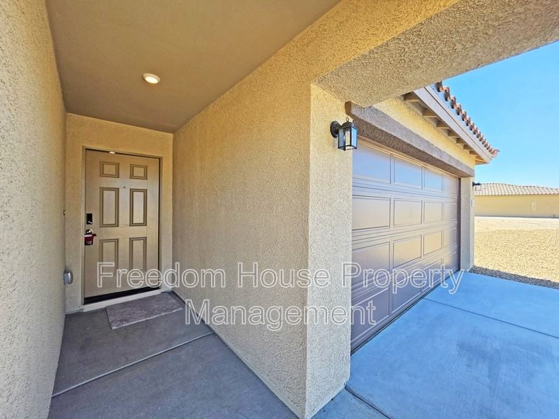 660 E Huyana Wind Dr - Photo 6 of 50