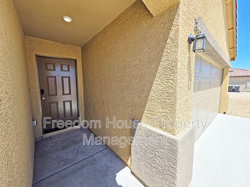 663 E Huyana Wind Dr - Photo 5 of 50
