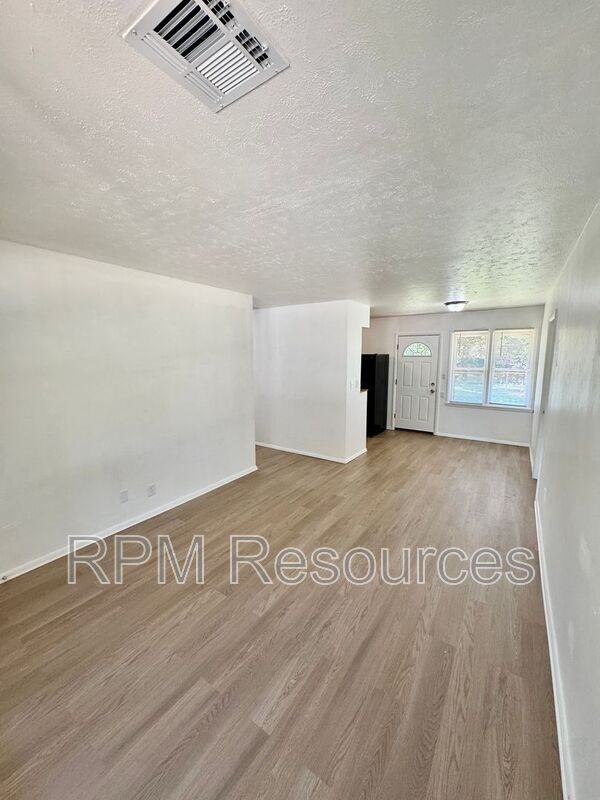 6716 Nw 29th St - Photo 5 of 19