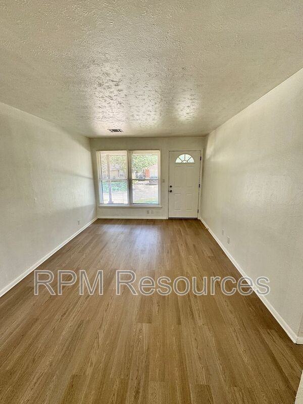 6716 Nw 29th St - Photo 6 of 19