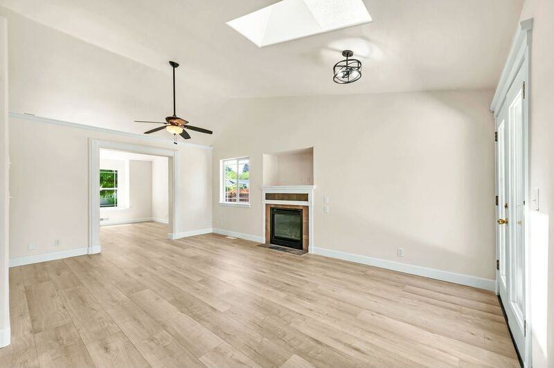 585 Dublin Ave - Photo 7 of 32
