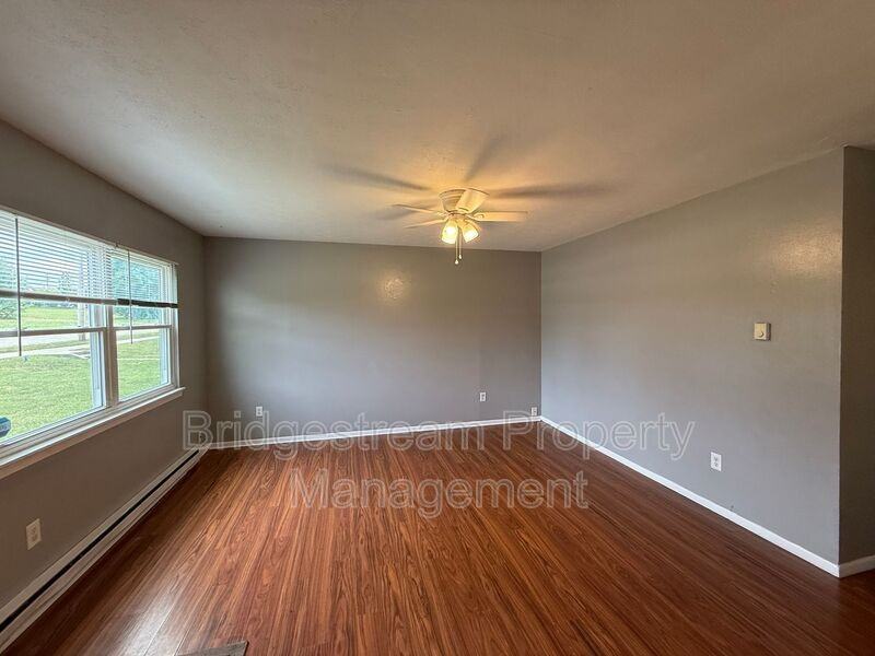 2821 Haig Ave - Photo 3 of 8